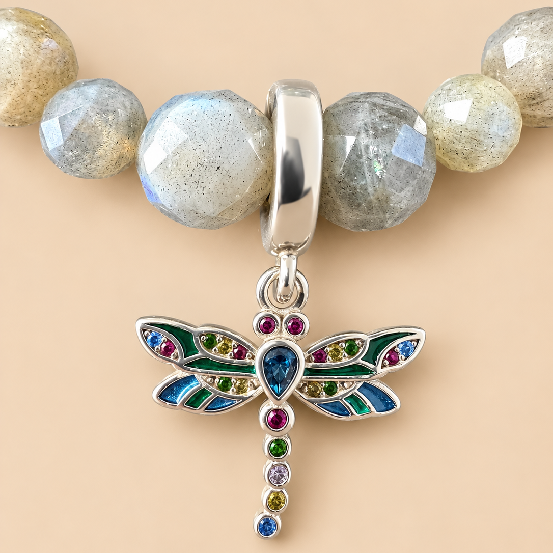 Bracelet en Labradorite – avec pendentif Libellule (protection, transformation, sérénité)
